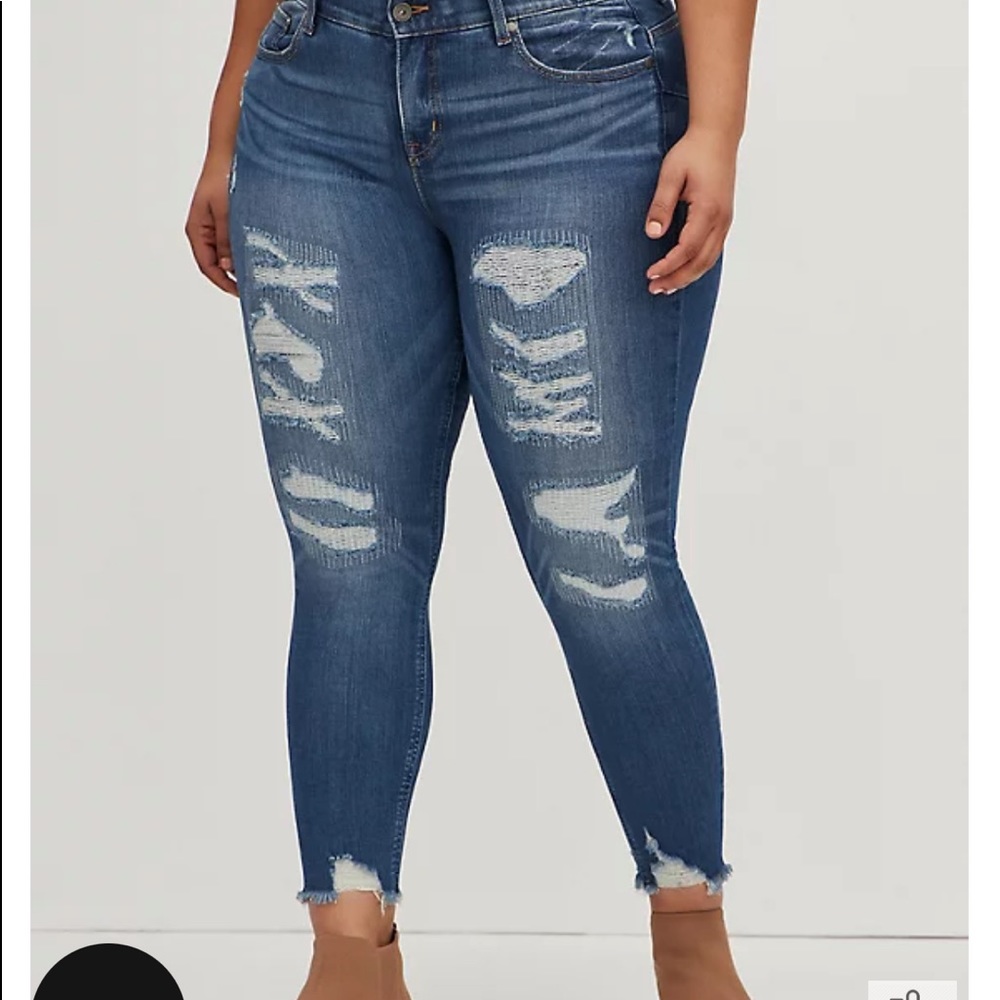 Torrid Bombshell Jeans size 26s Short  new with tags